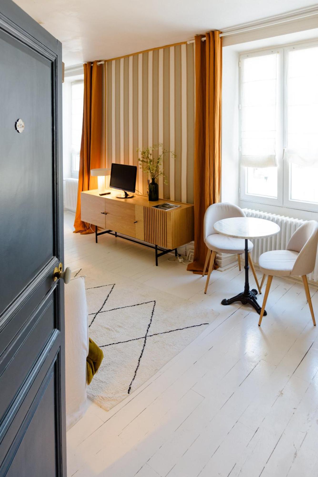 Aux Couleurs De Neuvy Otel Dış mekan fotoğraf